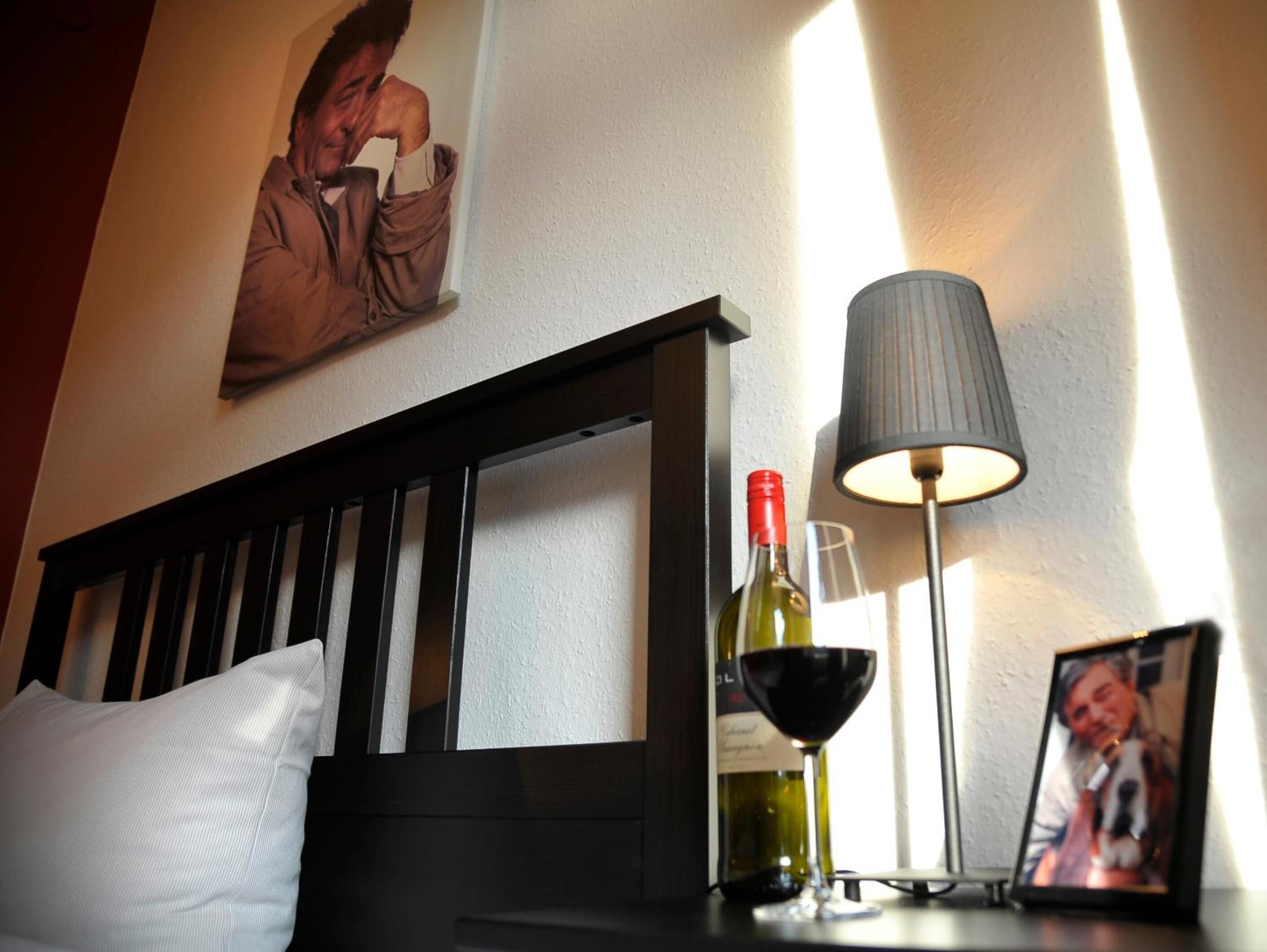 hypo-allergenic bedding, free wifi, bed sheets