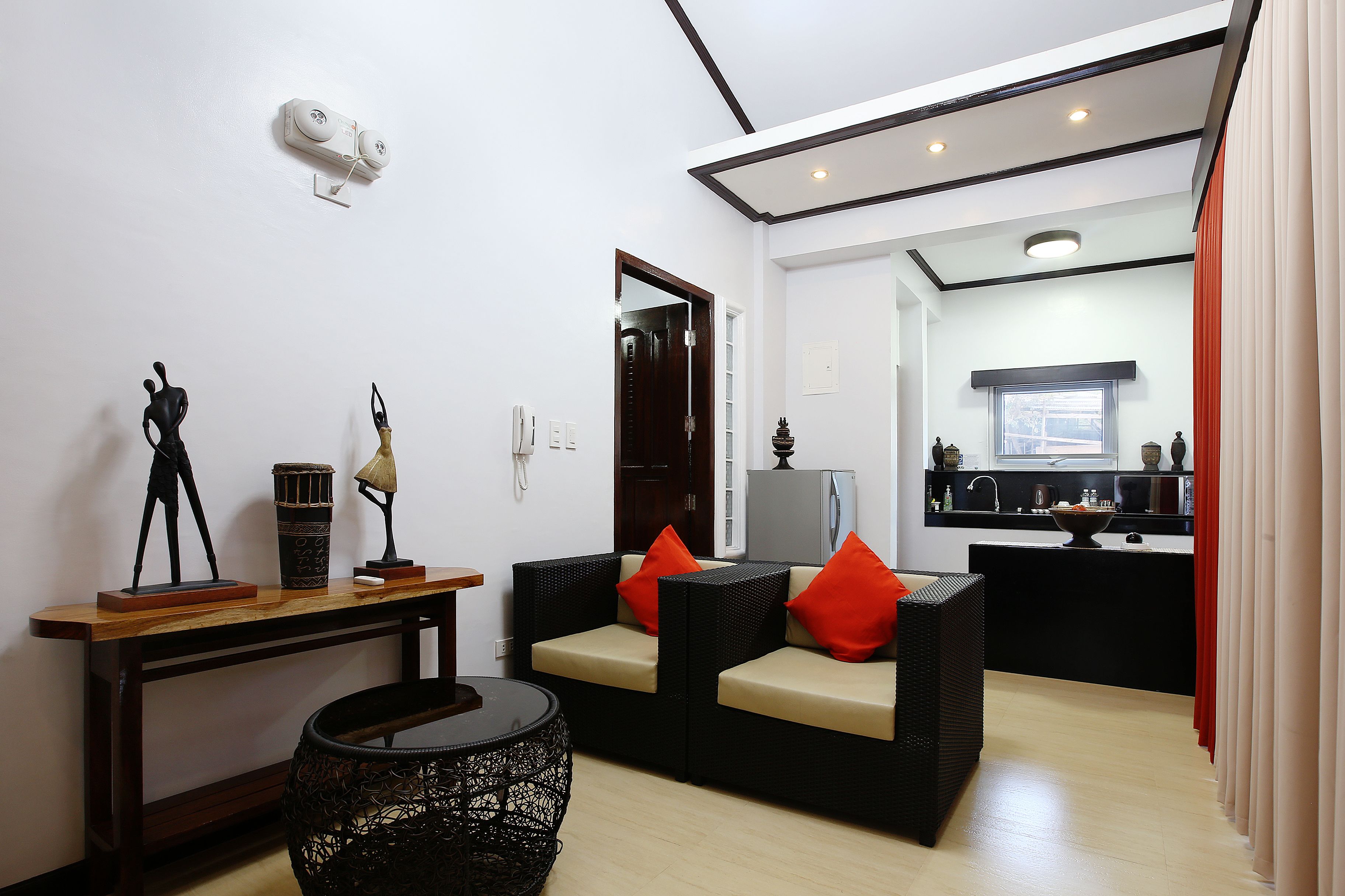 penthouse | 1 bedroom, in-room safe, desk, free wifi