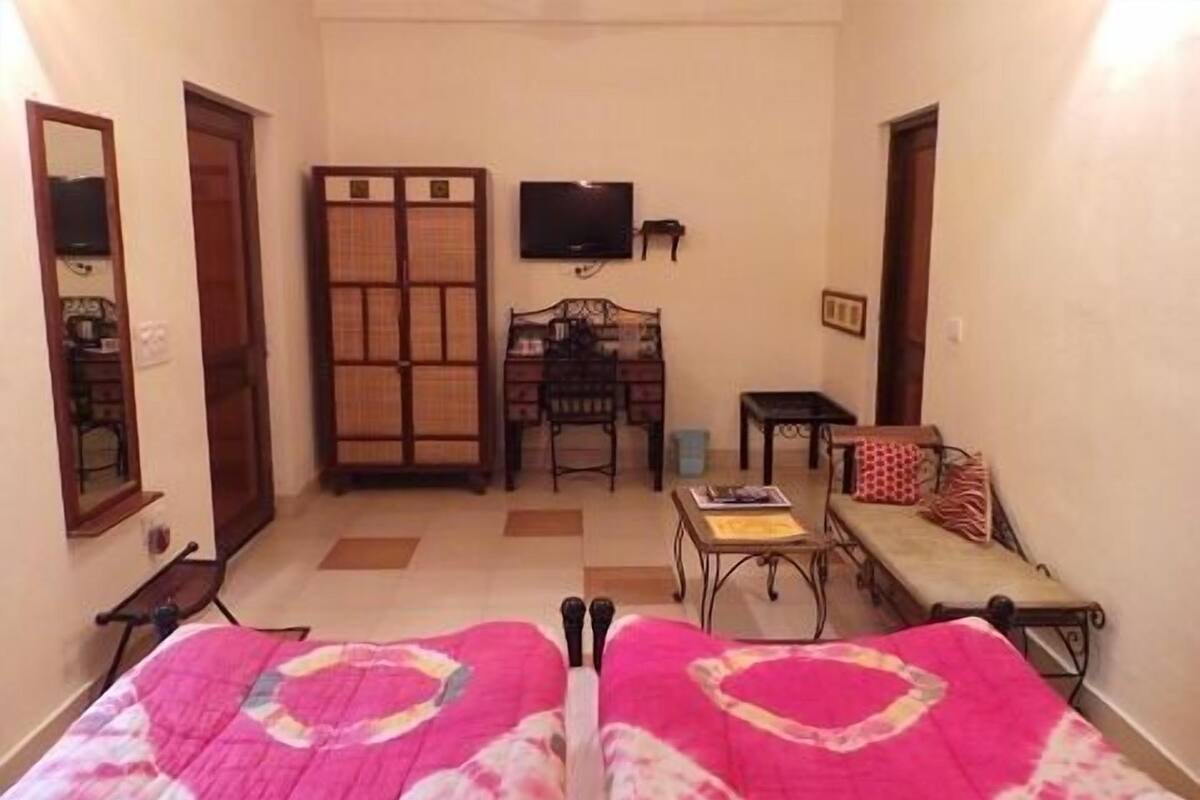 Desk, rollaway beds, wheelchair access