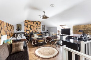 Loft, Ensuite (The Loft)