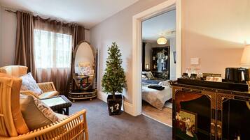 Premium bedding, down duvets, Tempur-Pedic beds, in-room safe