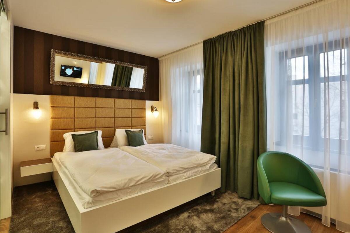 Studio Deluks (20) | 1 kamar tidur, meja kerja, kedap suara, dan setrika/meja setrika