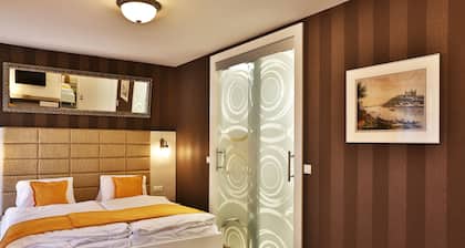 VIP Apartments