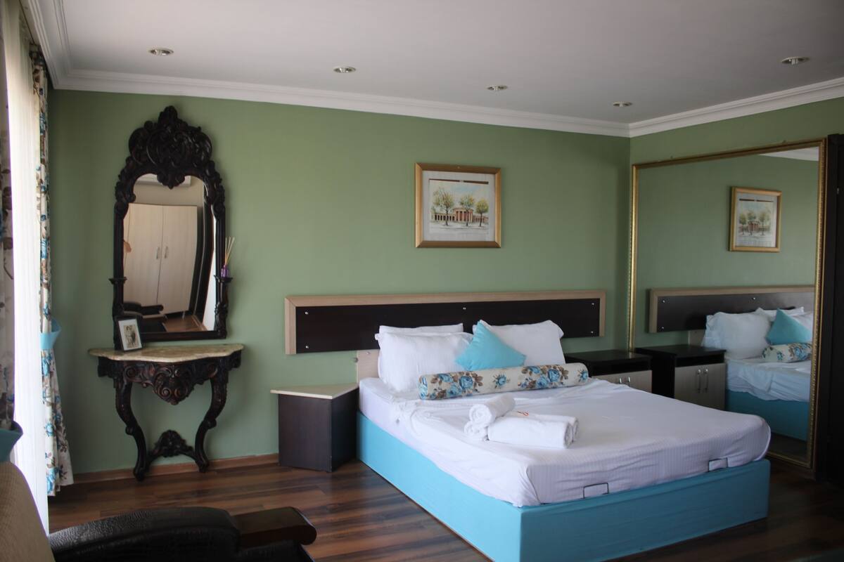 Standard Room | Minibar, in-room safe, free WiFi