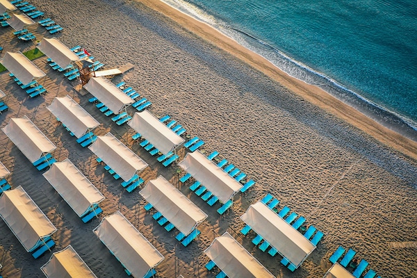 Private beach nearby, beach cabanas, sun loungers, beach umbrellas