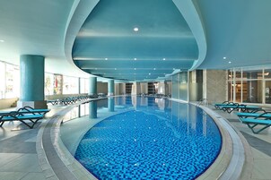 Sauna, jakuzi, buhar odası, hamam, yüz bakımı, 12 bakım odası