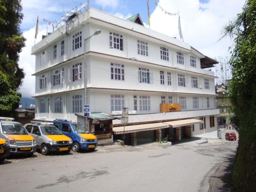 Jewel of the East Residency & Spa image