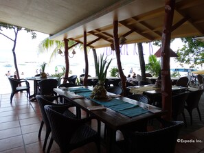 Breakfast area - Alona Tropical Beach Resort (Panglao)