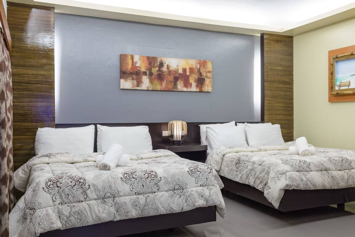 Suite | Escritorio y cortinas blackout