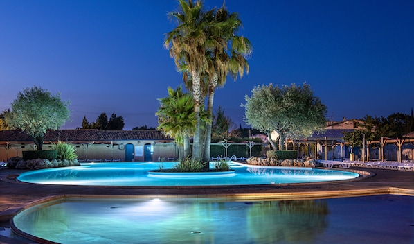 Outdoor pool, sun loungers