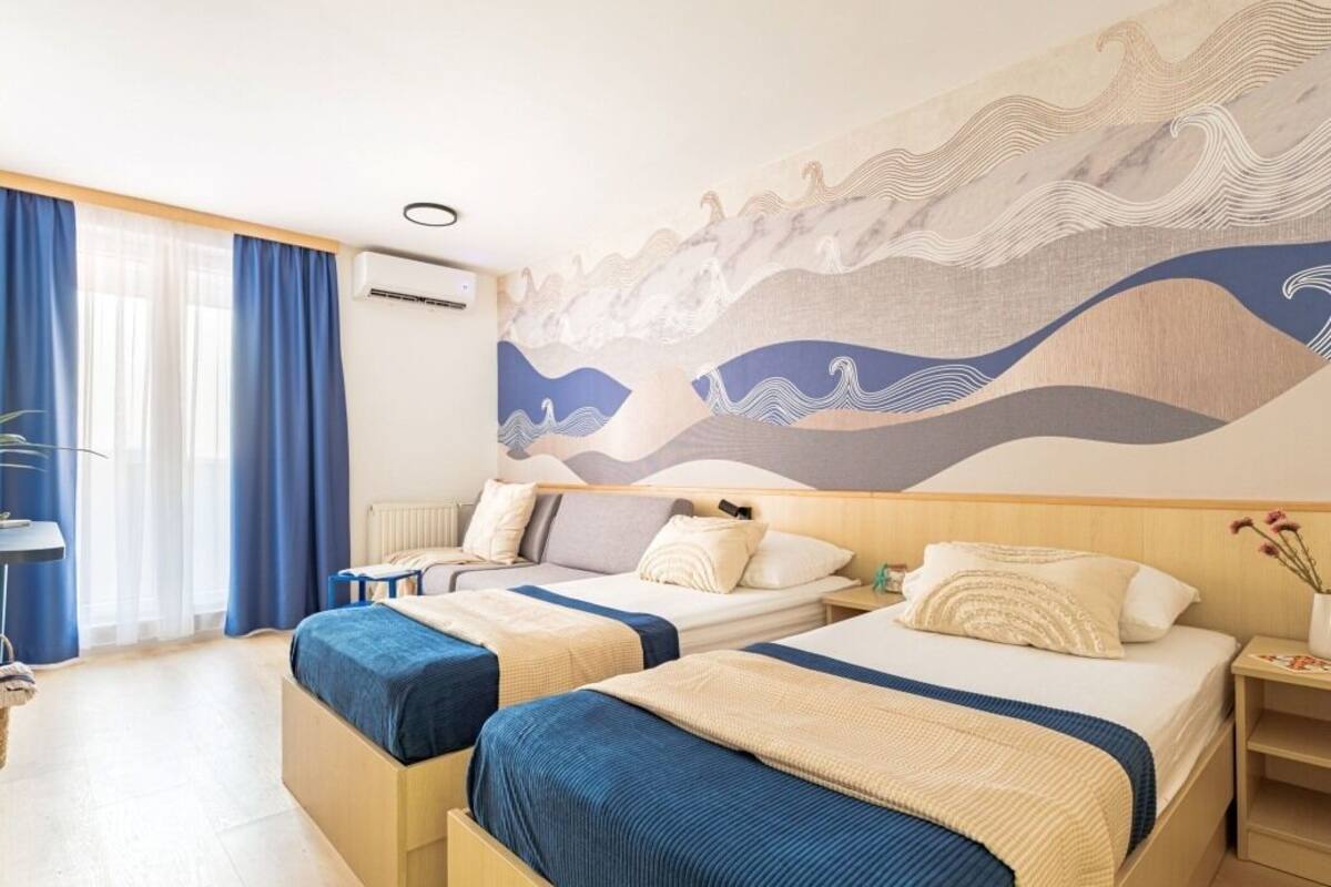 Cofres nos quartos, Wi-Fi de cortesia, roupa de cama