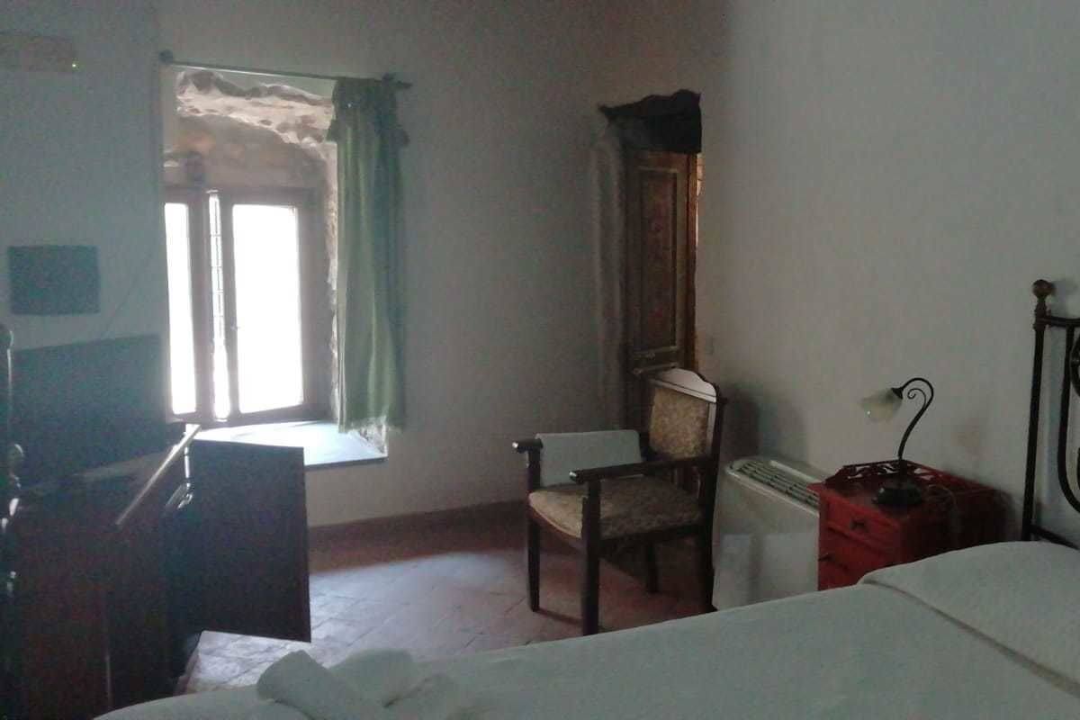 Triple Room (Violetta) | Premium bedding, free WiFi, bed sheets