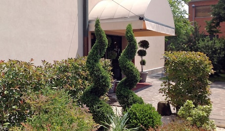 Property entrance. Hotel Forum