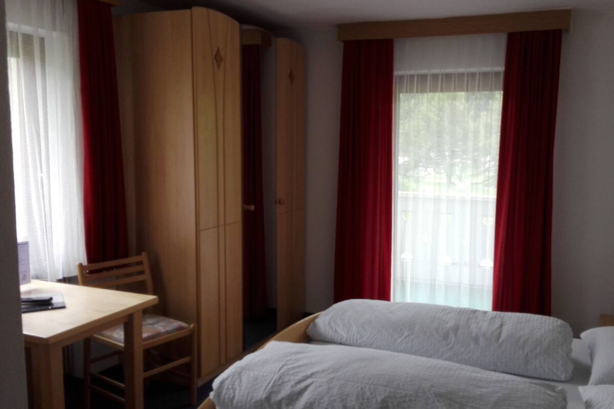 In-room safe, desk, free WiFi, bed sheets