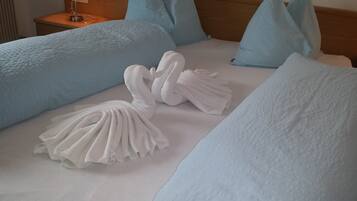 Classic Double Room | In-room safe, desk, free WiFi, bed sheets