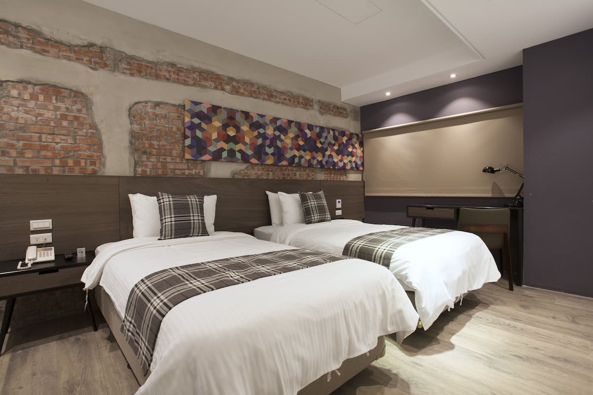 Habitación estándar con 2 camas individuales | Minibar, escritorio, insonorización y wifi gratis