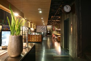 Lobby - P&F Hotel (Taichung)