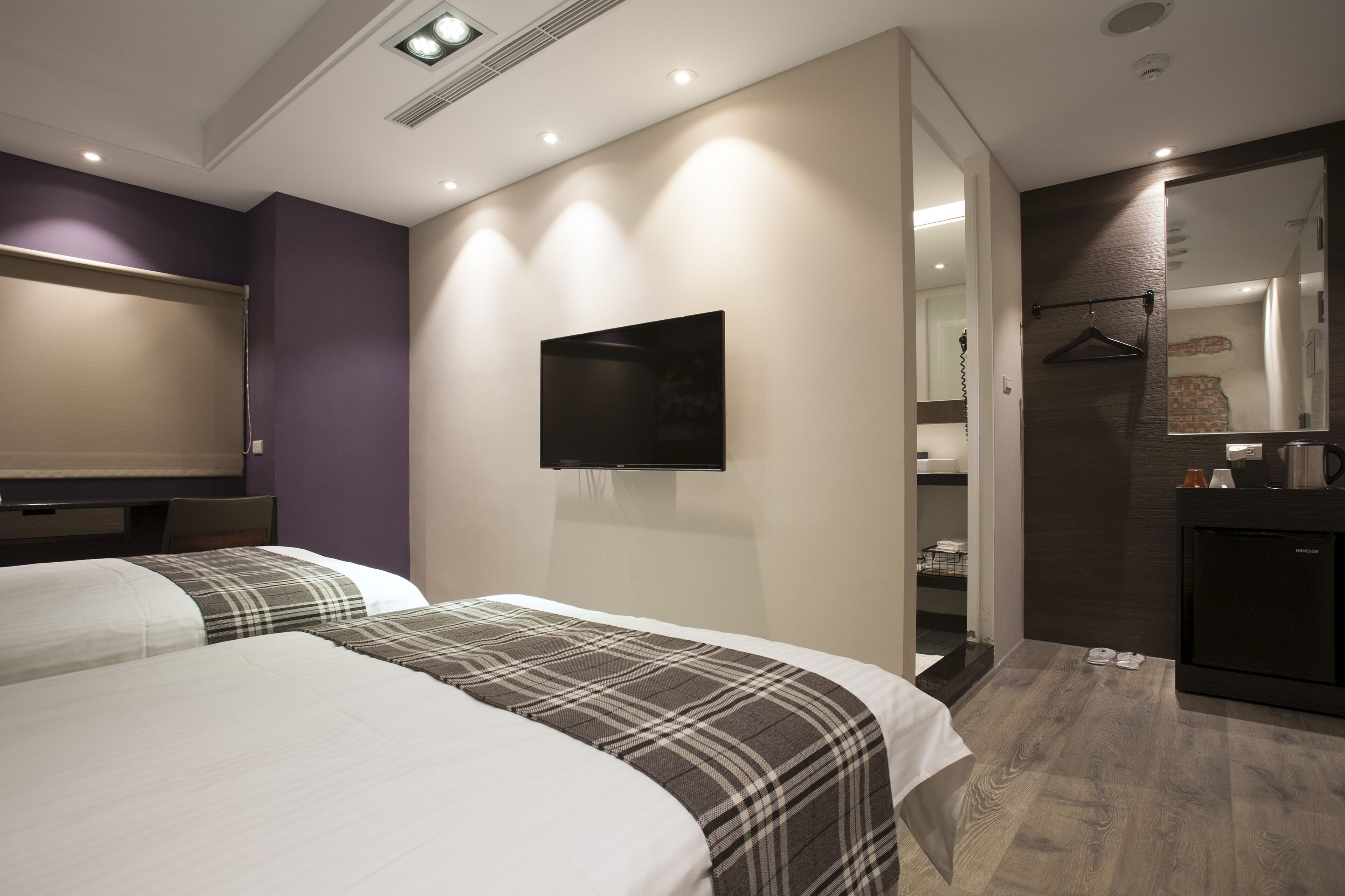 standard twin room | minibar, desk, soundproofing, free wifi