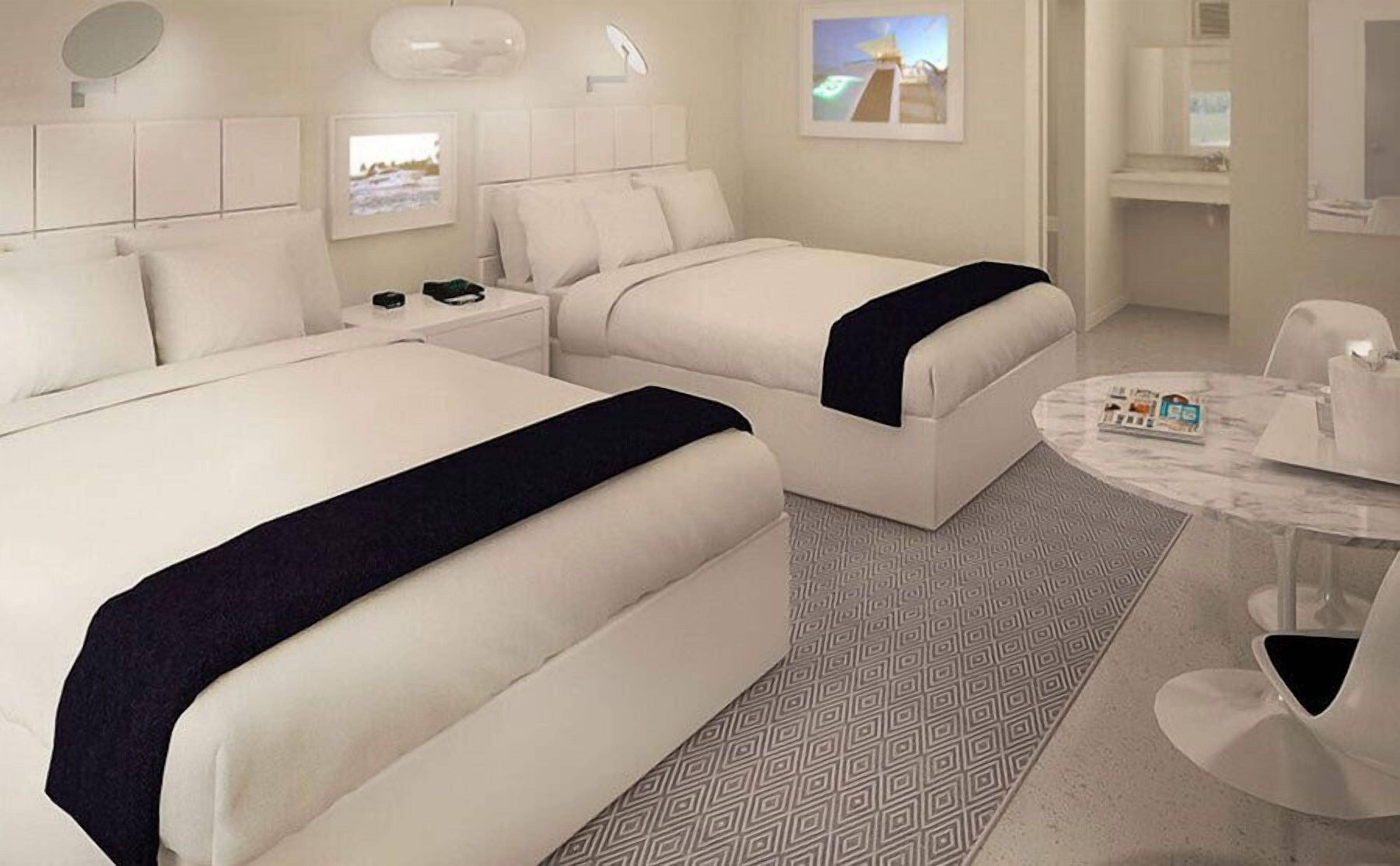 Tabla de planchar con plancha, wifi gratis y ropa de cama 