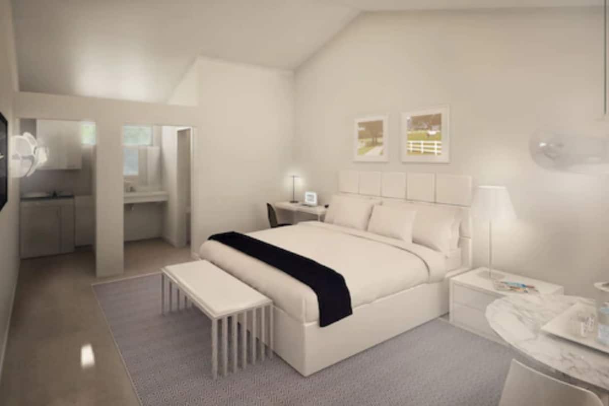 Room, 1 Queen Bed, Non Smoking, Refrigerator & Microwave