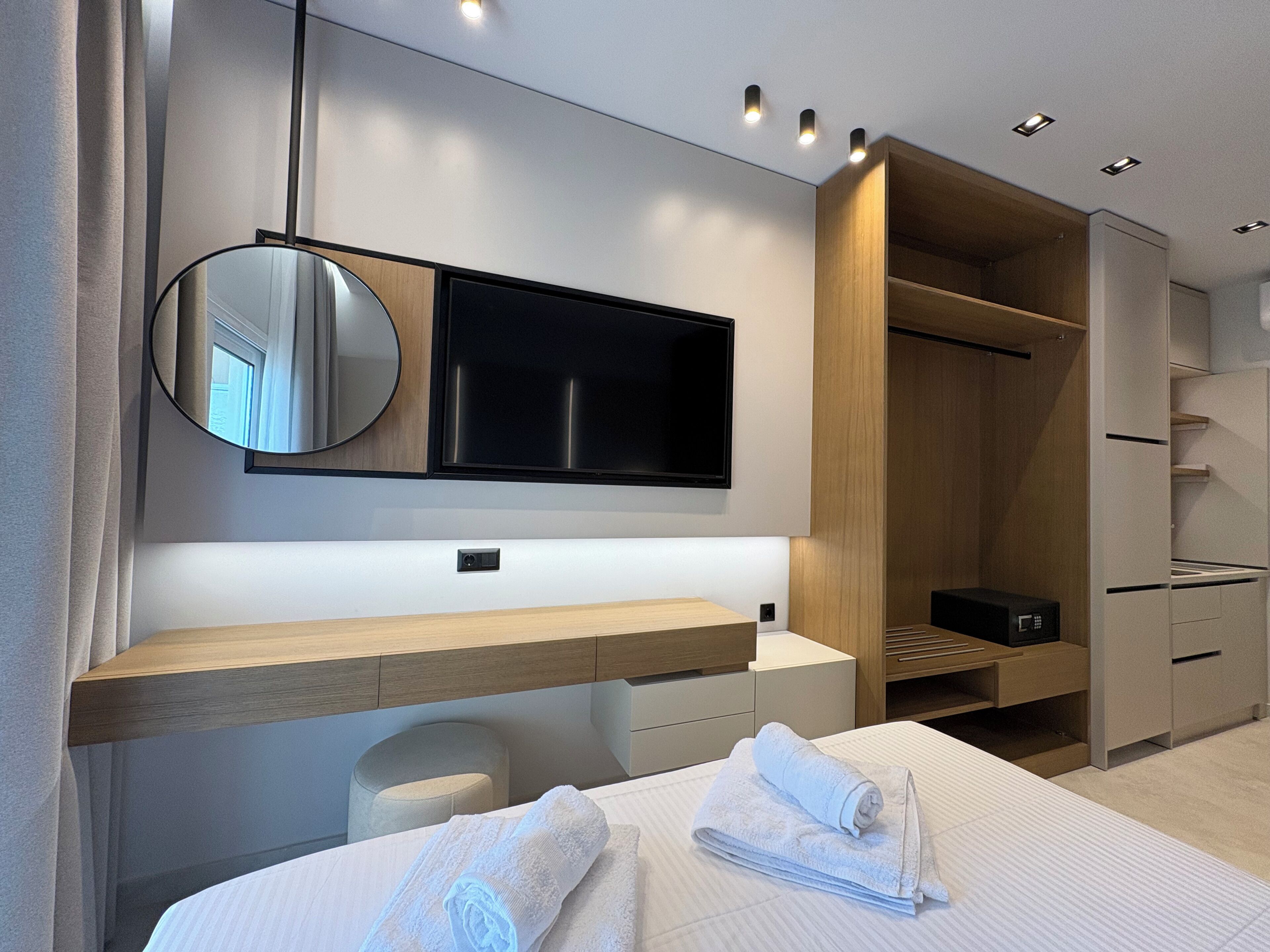 Habitación Deluxe doble | 1 dormitorio, ropa de cama de alta calidad, edredones de plumas