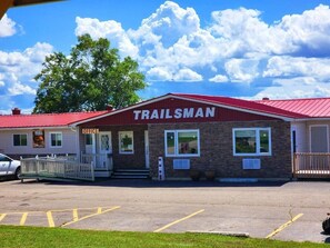 Reception - Trailsman Lodge  (Nyanza)