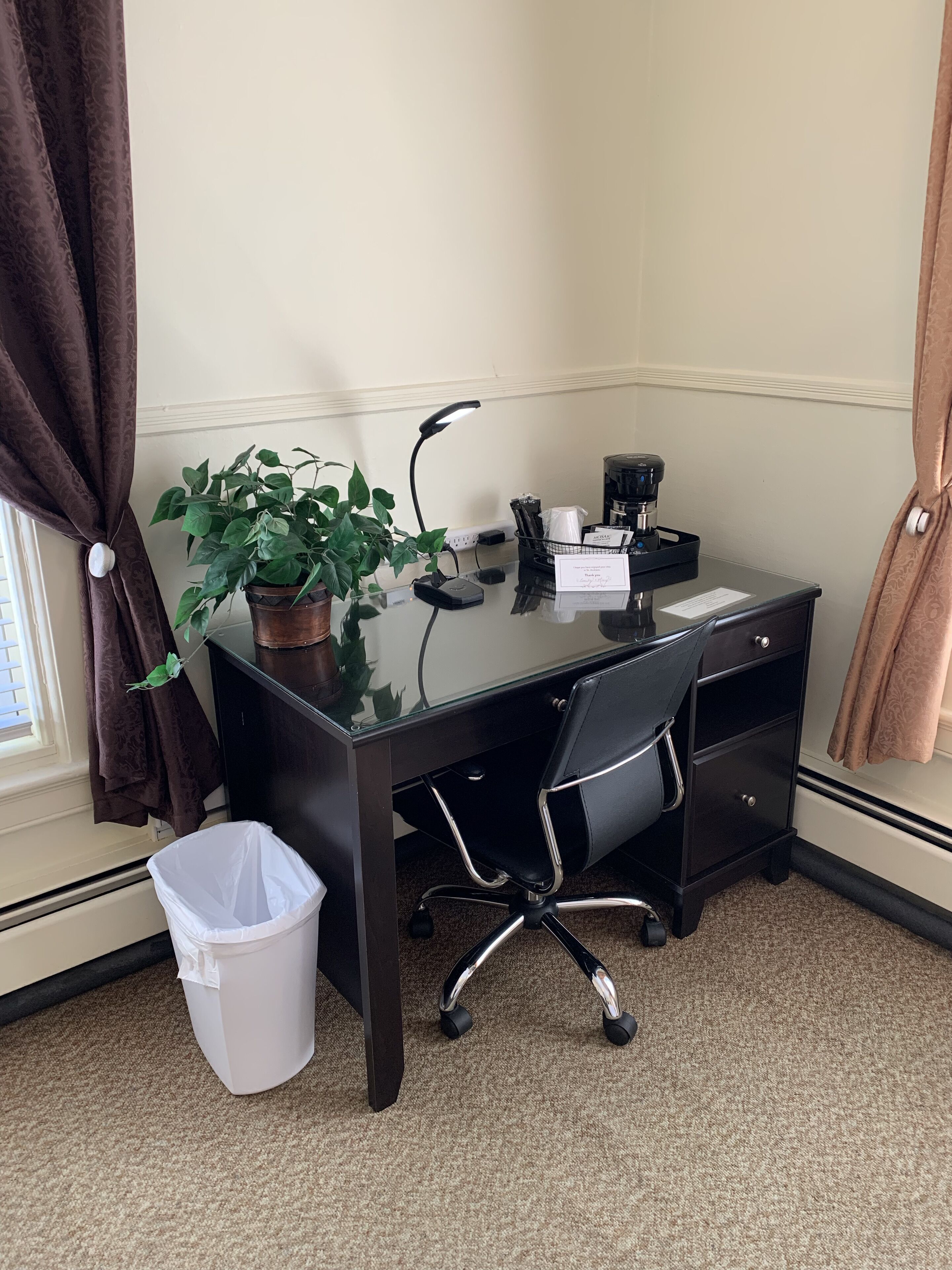 superior room, 1 king bed, non smoking, ensuite | 1 bedroom, individually decorated, individually furnished