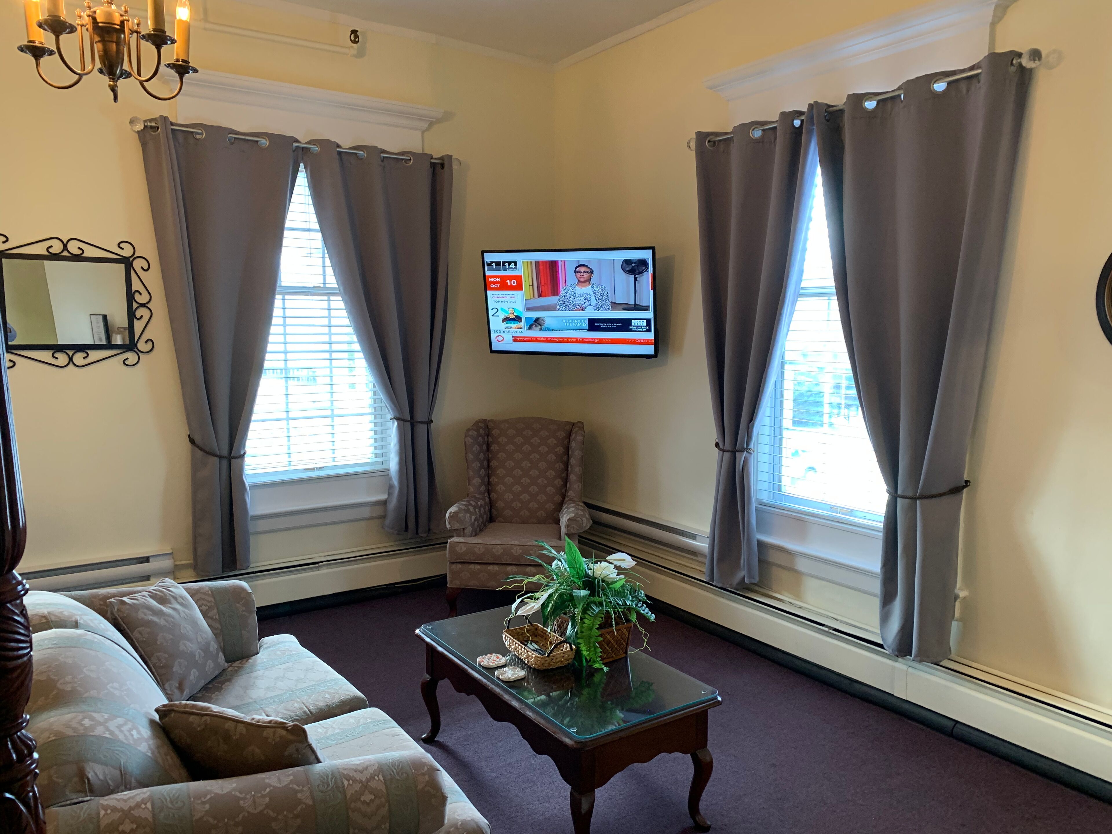 1 bedroom, individually decorated, individually furnished