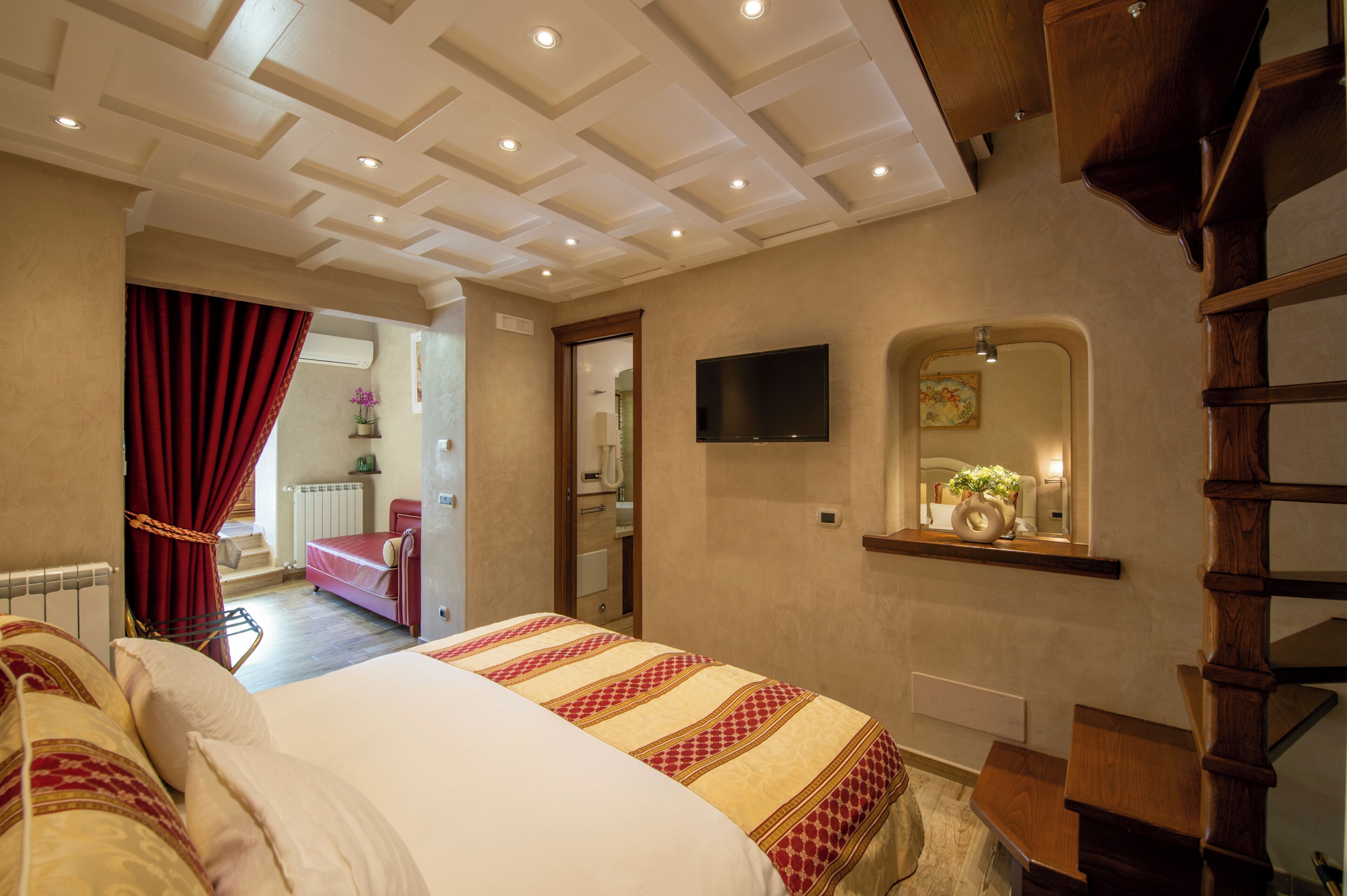 Egyptian cotton sheets, premium bedding, in-room safe