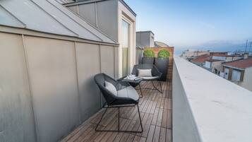 Habitació doble o amb dos llits individuals superior | Balcó