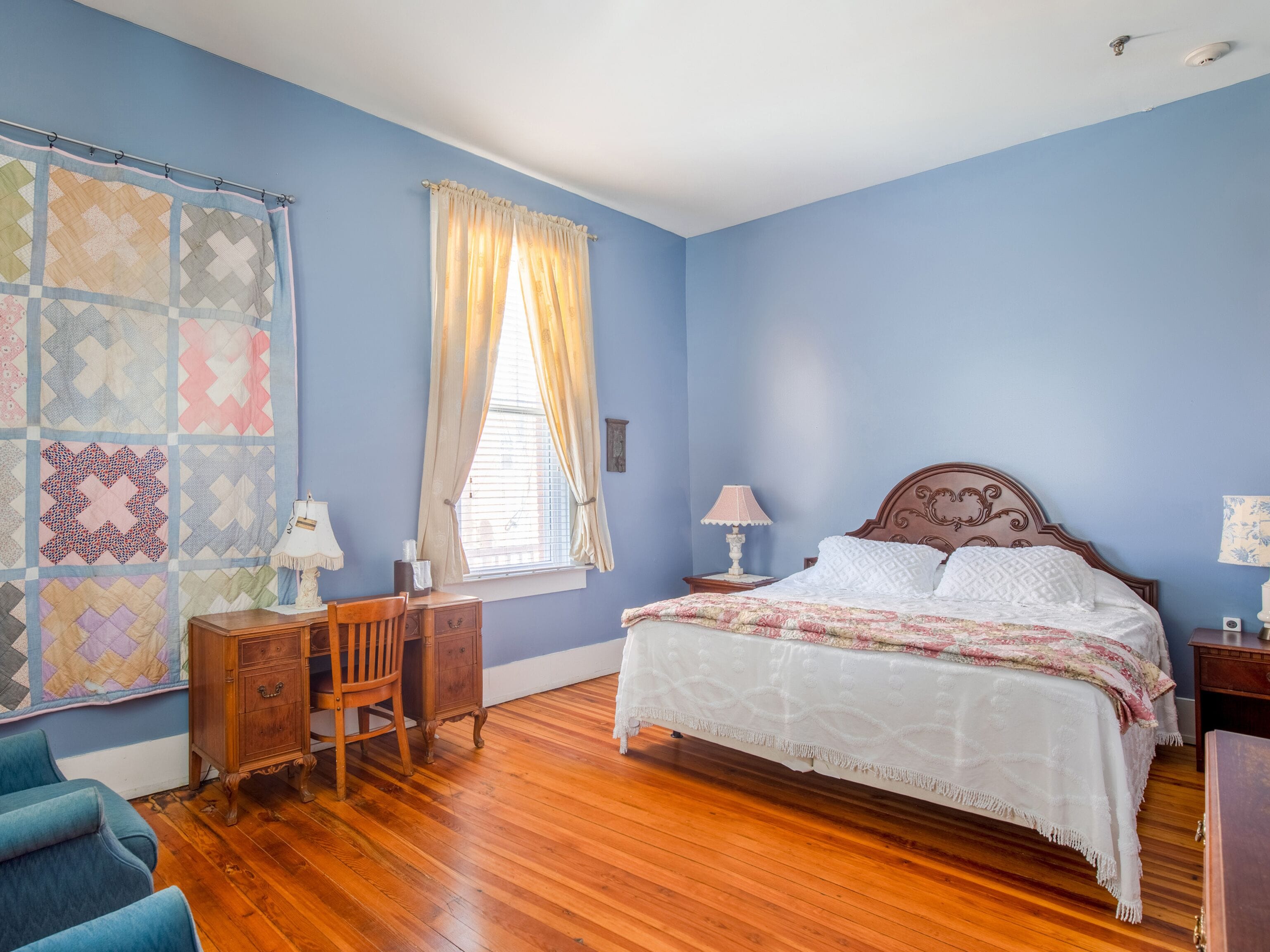 room, 1 queen bed | egyptian cotton sheets, premium bedding, desk, iron/ironing board