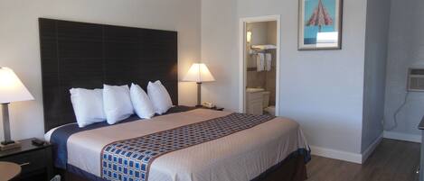 Room, 1 King Bed, Non Smoking | Free WiFi, bed sheets