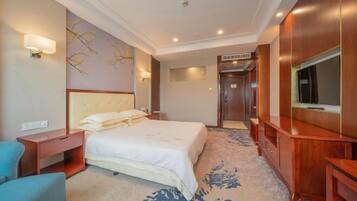 Minibar, in-room safe, alarm clocks