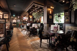 Bar (in der Unterkunft)