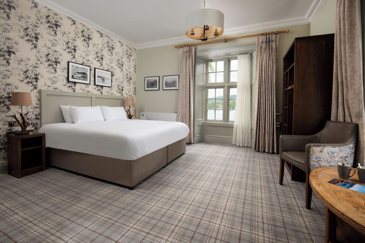 Superior Double or Twin Room, Lake View | In-room safe, desk, iron/ironing board, free WiFi