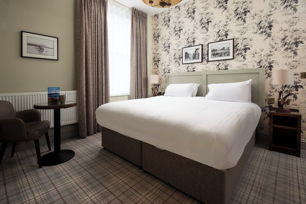 In-room safe, desk, iron/ironing board, free WiFi