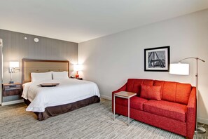 Desk, laptop workspace, blackout drapes, iron/ironing board - Hampton Inn & Suites Detroit/Troy (Troy)