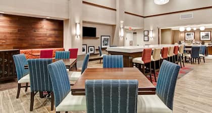 Hampton Inn & Suites Detroit/Troy