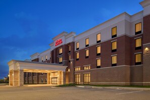 Exterior - Hampton Inn & Suites Detroit/Troy (Troy)