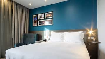 Studio, 1 King Bed with Sofa bed, Kitchenette | In-room safe, desk, iron/ironing board, free WiFi