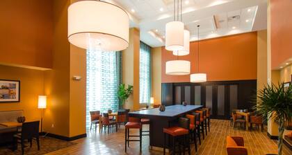Hampton Inn & Suites Huntsville