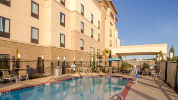 Outdoor pool, pool loungers