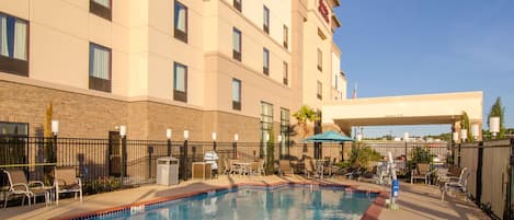 Outdoor pool, pool loungers