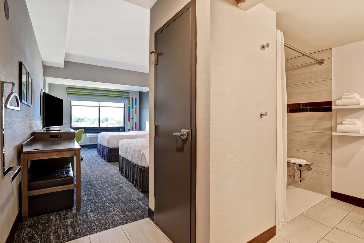 Coffres-forts dans les chambres, bureau, fer et planche Ă repasser