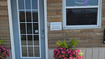 Mặt tiền nơi lưu trú