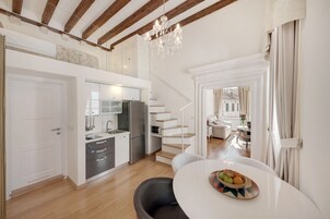 Deluxe Suite, City View | Private kitchen | Coffee/tea maker, electric kettle