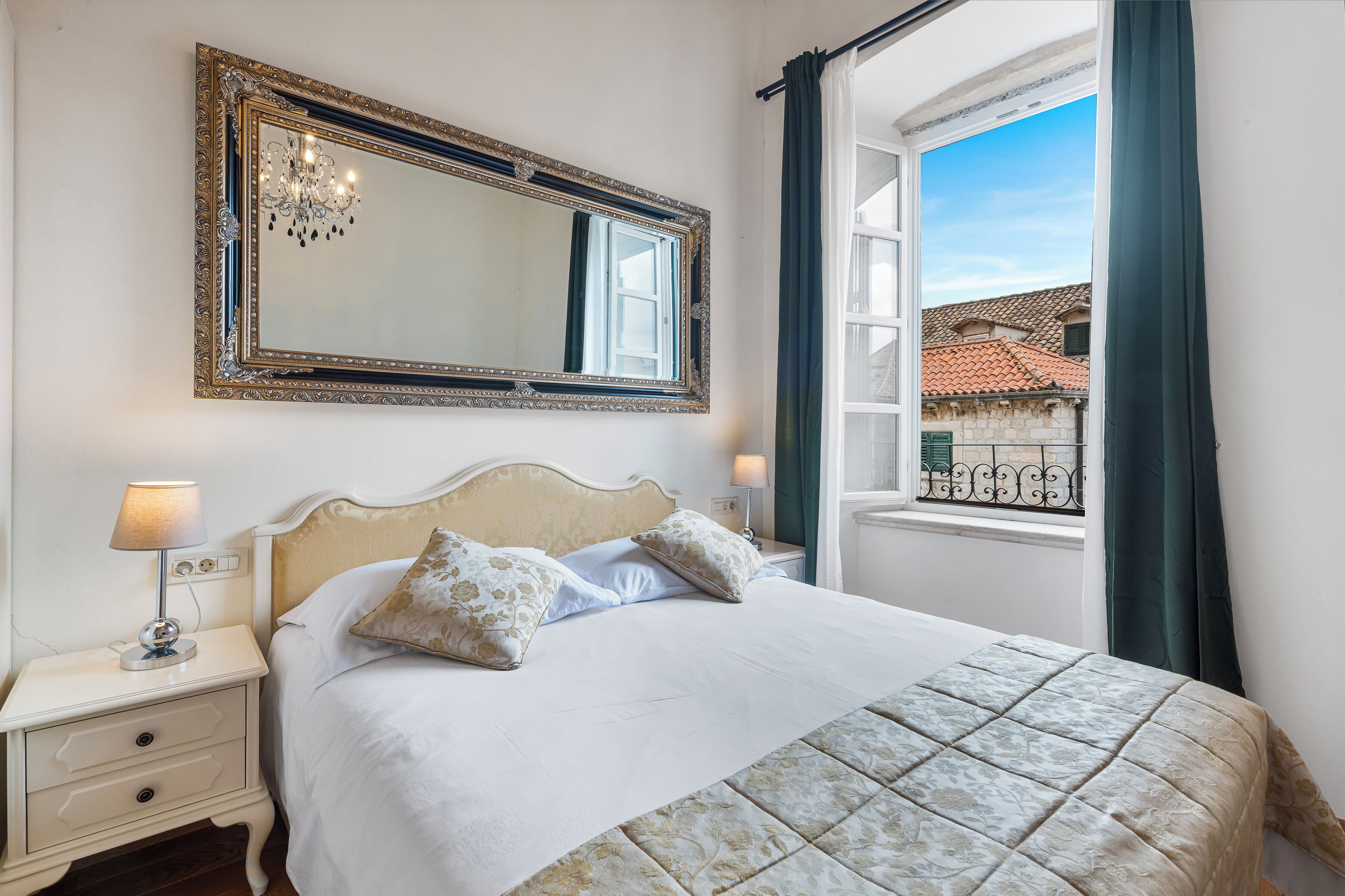 Deluxe Suite, City View | View from room