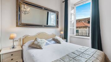 Deluxe Suite, City View | View from room