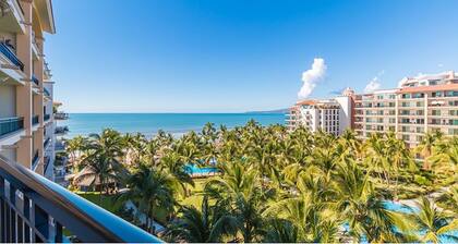 Unlimited Luxury Villas - Playa Royale Condo