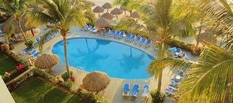 Unlimited Luxury Villas - Playa Royale Condo